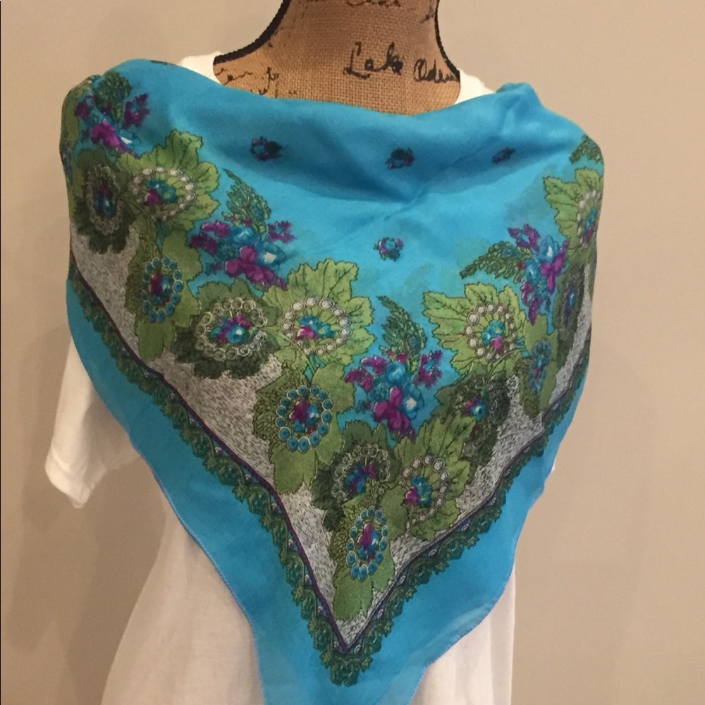 Oversized blue green floral scarf - Picture 6 of 8